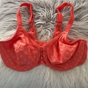 Wacoal bra size 34D.
